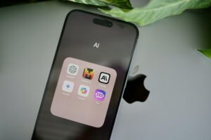 A Look at the Emergence of Artificial Intelligence in Smartphones: How Your Next Phone Might Edit Photos and Write Emails for You